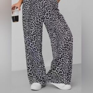 Forever 21 Leopard Pants 🖤
